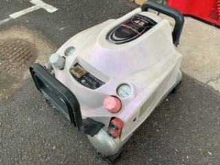 画像1: 《買取価格35,000円》　日立 エアーコンプレッサー EC1443H買取しました。　 (1)