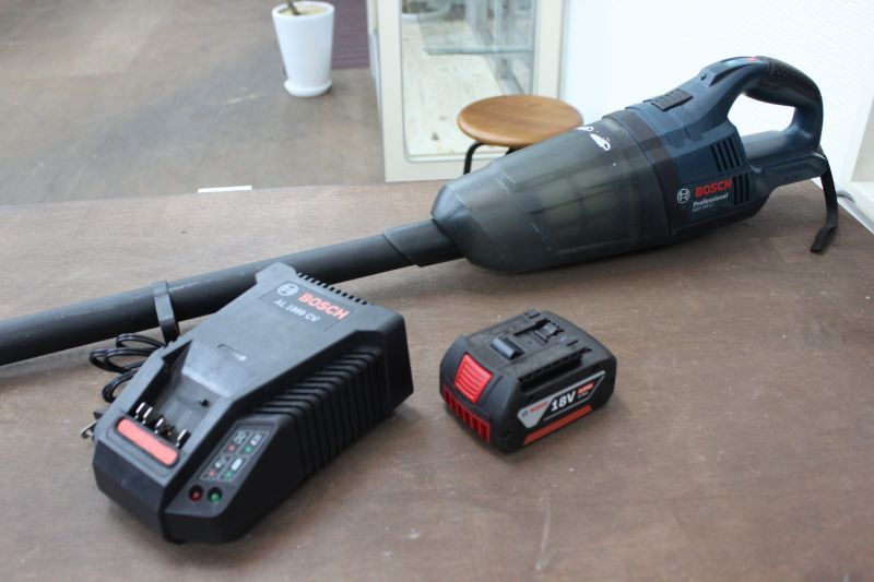 画像1: BOSCH 18V充電式クリーナー GAS18V-LI 買取しました。 (1)